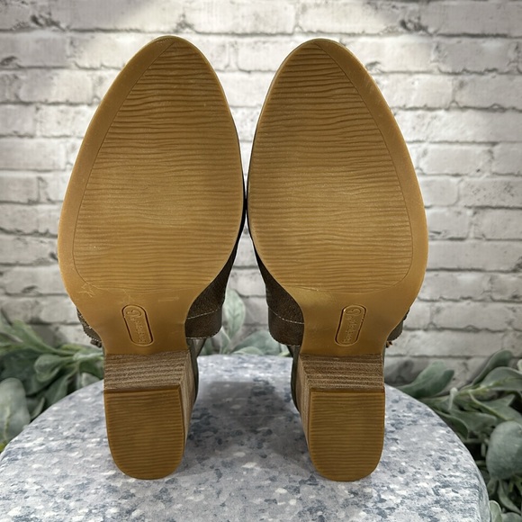 BareTraps Noelani Dark Olive Perforated Round Toe Ankle Booties WMS 9M🌟EUC🌟 - Picture 10 of 11